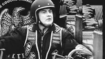 Voir Guerre des bikers : l’ex-skinhead néonazi Serge Ayoub, devenu biker, accusé d’être une « balance »